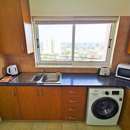 License To Chill Apartment Larnaca Bagian luar foto