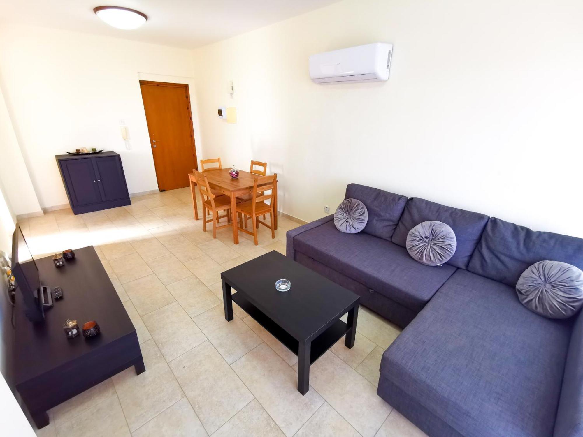 License To Chill Apartment Larnaca Bagian luar foto